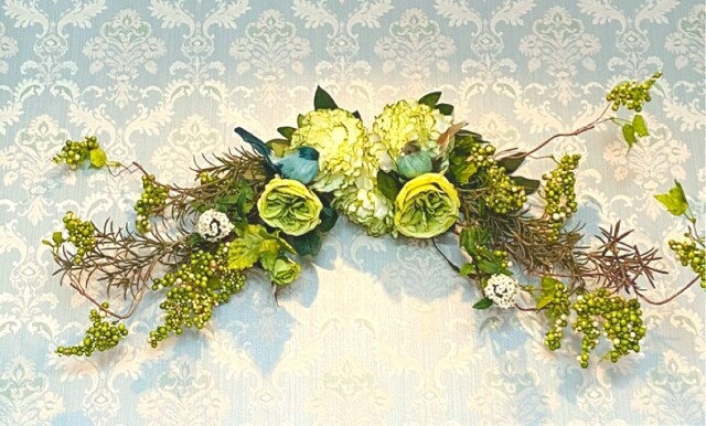 瀬戸内オリーブとアストランティアのモーブグリーンスワッグ  