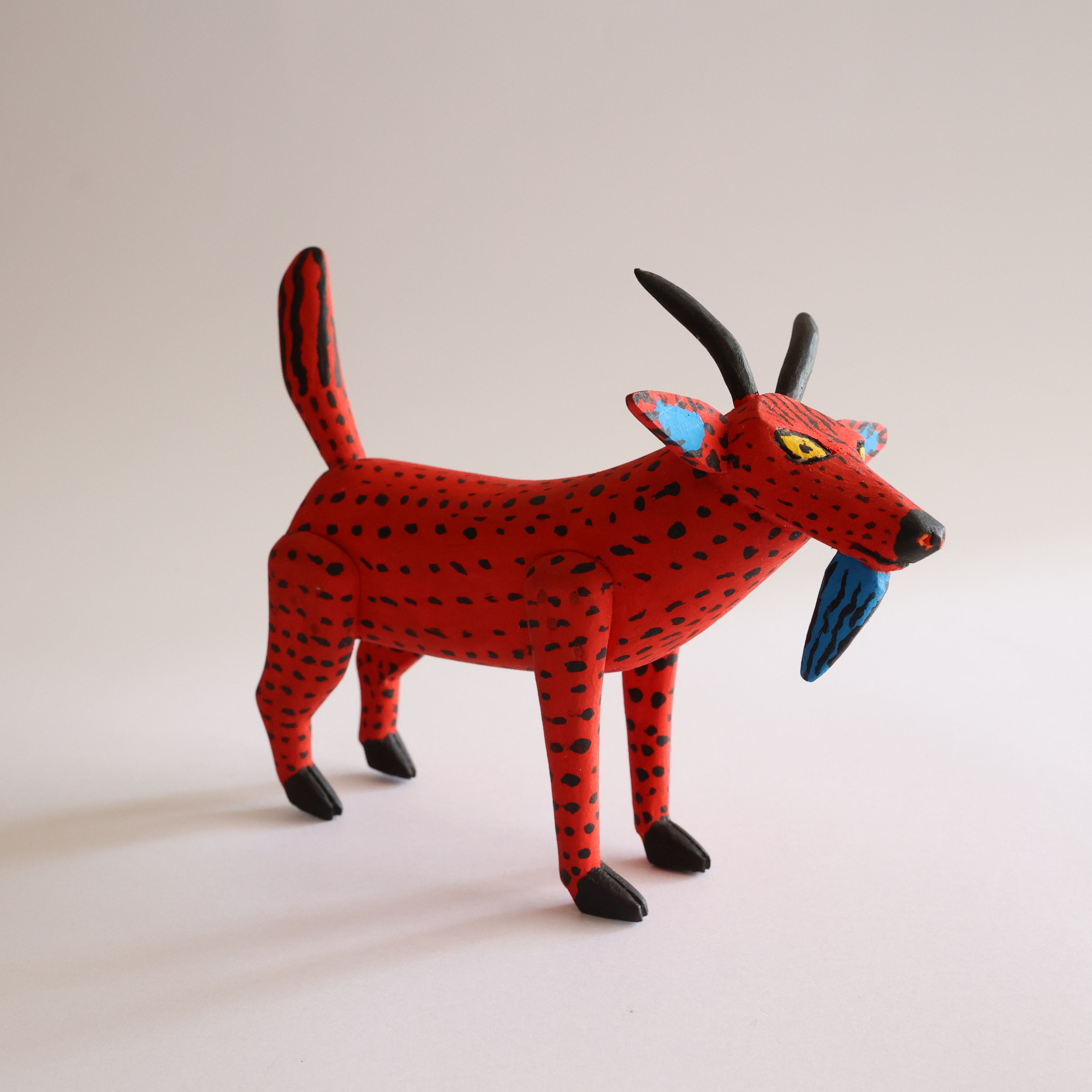 OAXACAN WOOD  CARVING オアハカンウッドカービング　ブタ OAXACAN WOOD CARVING オアハカンウッドカービング ブタ - メルカリ