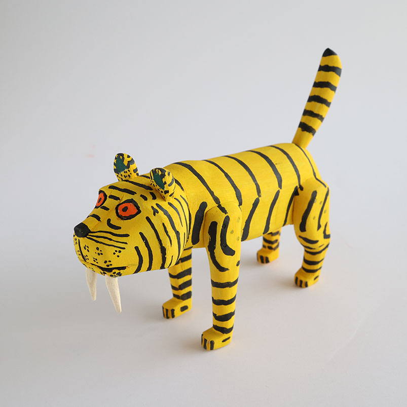 キリーノ・サンティアゴ 木彫り トラ 虎 寅 オアハカンウッド