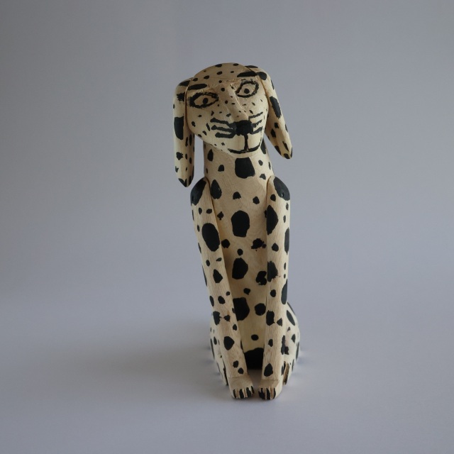 キリーノ・サンティアゴ 木彫り 犬 イヌ お座りしている犬 オアハカン