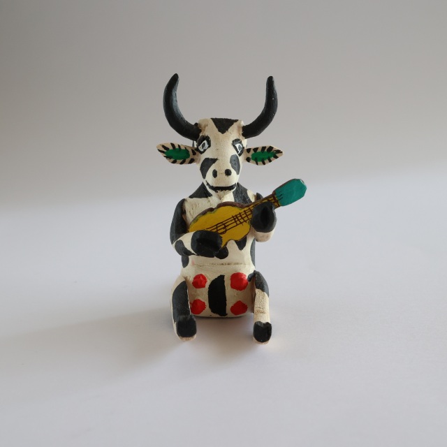 マキシミノ・サンティアゴ 木彫り ウシ オアハカンウッドカービング