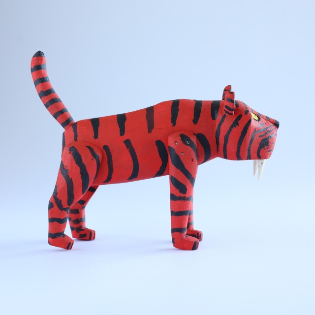 タイガー　メキシコ　木彫り　オアハカ　新品　キリーノサンティアゴ作　郷土玩具 タイガー メキシコ 木彫り オアハカ 新品 キリーノサンティアゴ