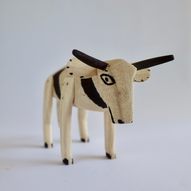 アンヘル・サンティアゴ 木彫り ウシ 牛 オアハカンウッドカーヴィング