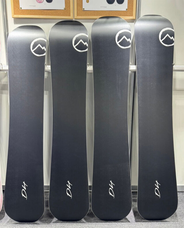 24-25 NOVEMBER D4 ノベンバー ディフォー D FOUR 147cm 150cm 152cm 