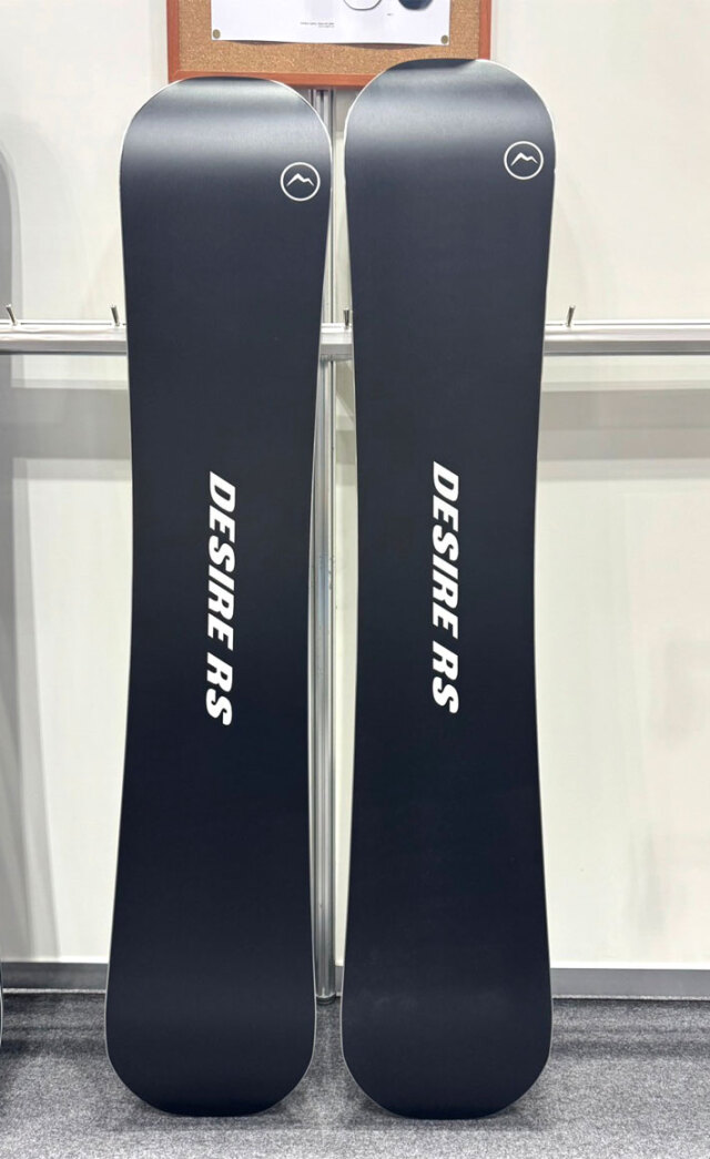 24-25 NOVEMBER DESIRE RS ノベンバー デザイア アールエス 147cm 