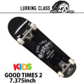 キッズサイズ 組立済み スケートボード LURKING CLASS 7.375inch GOOD TIMES 2 KID'S [L103] ラーキングクラス コンプリート スケボー 完成品