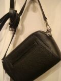 レザーダブルファスナーショルダーバッグ　ブラック