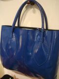 レザーエナメルAバッグ　ロイヤルブルー