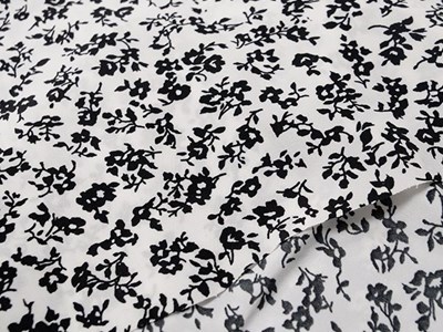 クレープデシン小花柄（ホワイト） メイン