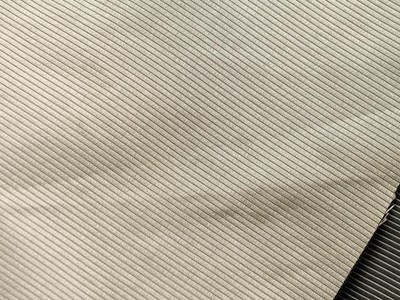 メモリータフタ細ストライプ（シャンパンゴールド） メイン4:3