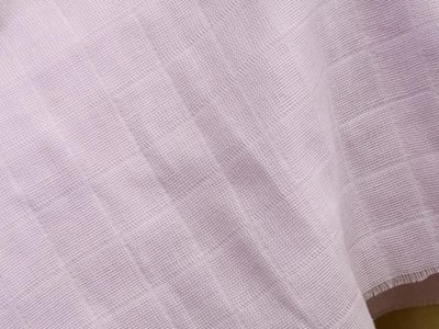 格子薄手ダブルガーゼ（パウダーピンク） メイン4:3