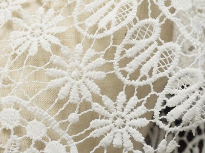 NOOTEBOOM スカラップレース（ホワイト） メイン