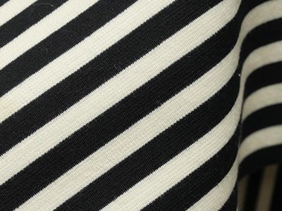 ボーダーウールポンチ（ホワイト） メイン