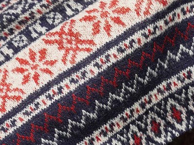 ウールボーダージャカードニット（レッド） メイン