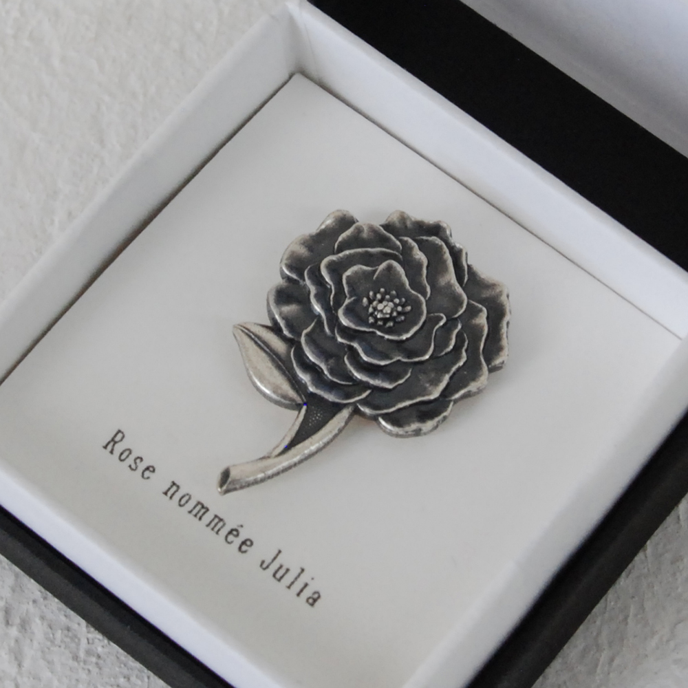 Anano ブローチ　Epingle de Julias