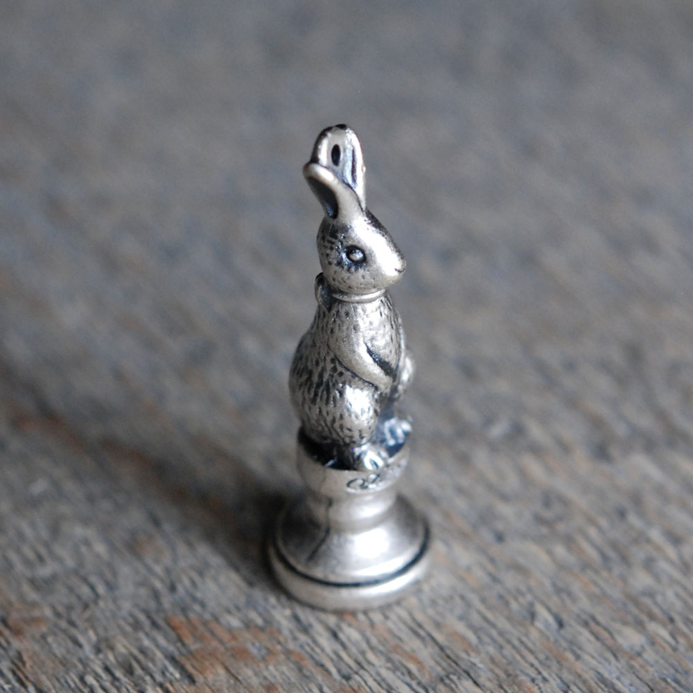 小物デザイナー、アーティスト anano