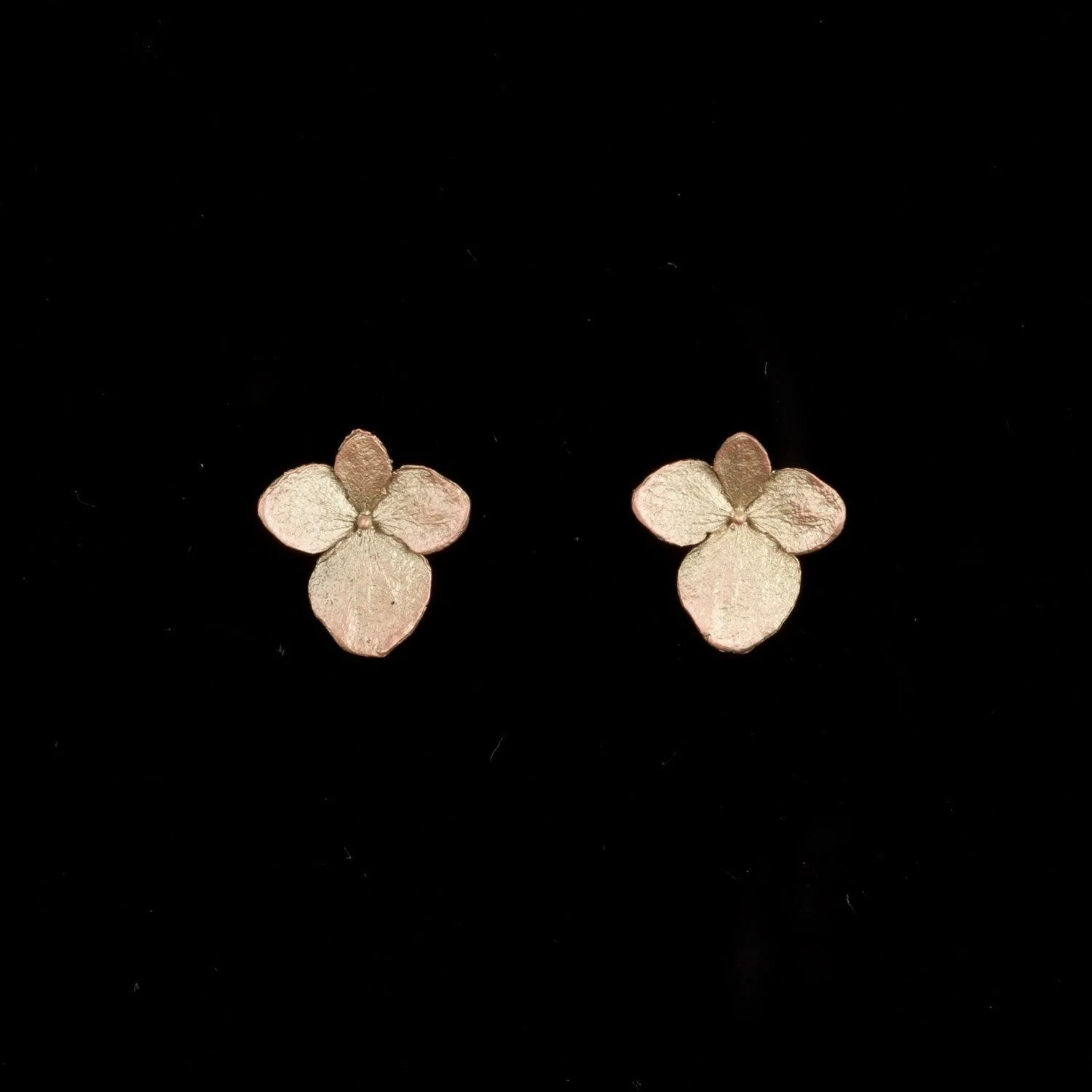 アジサイ 花弁 ポストピアス / Michael Michaud