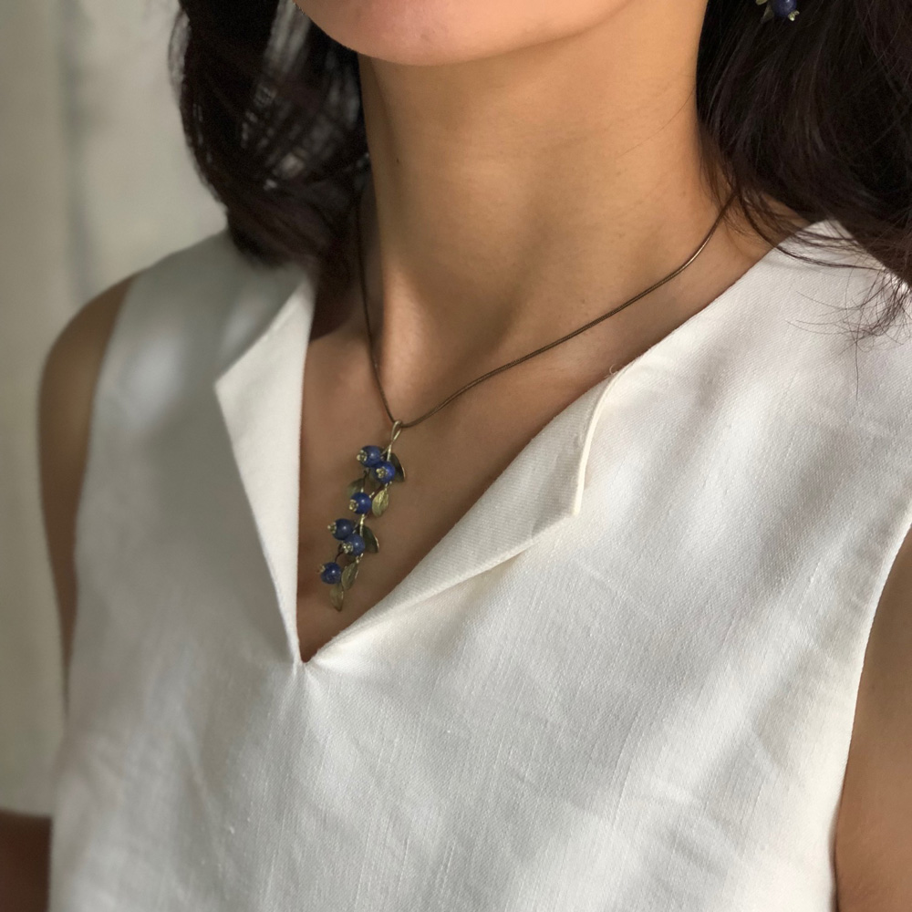 ブルーベリー ペンダント / Michael Michaud