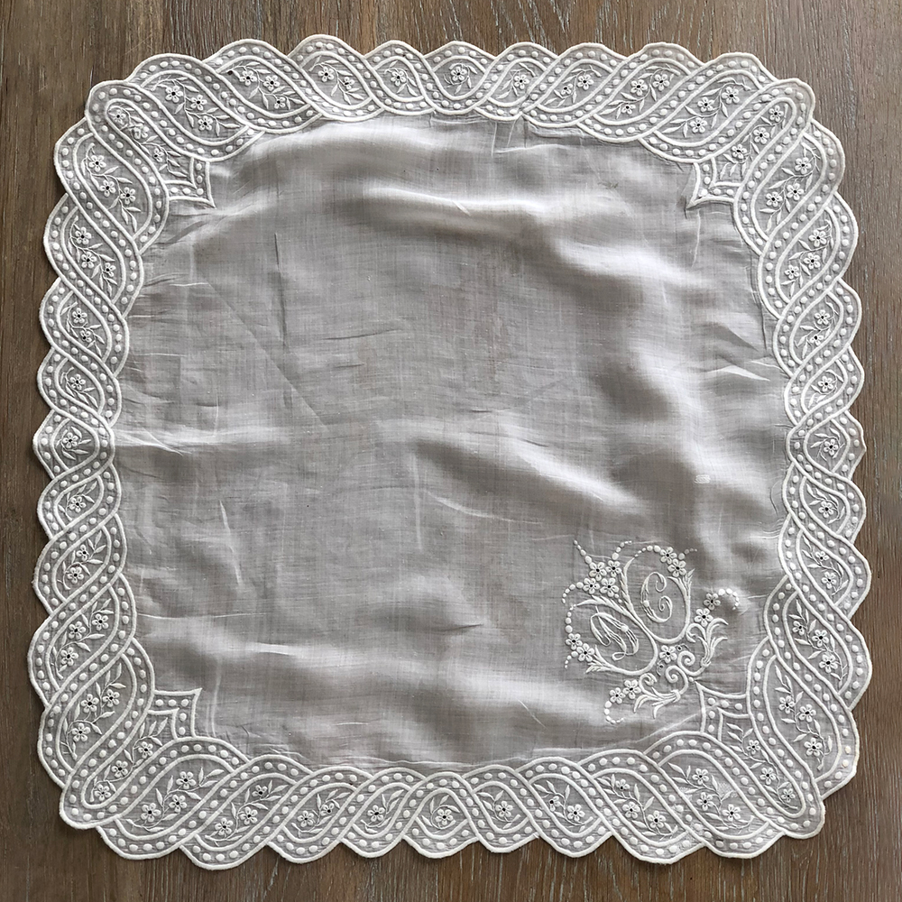 LA COUSINE DES LILAS ラ クジーヌ デ リラ アンティーク レース フランス 刺繍