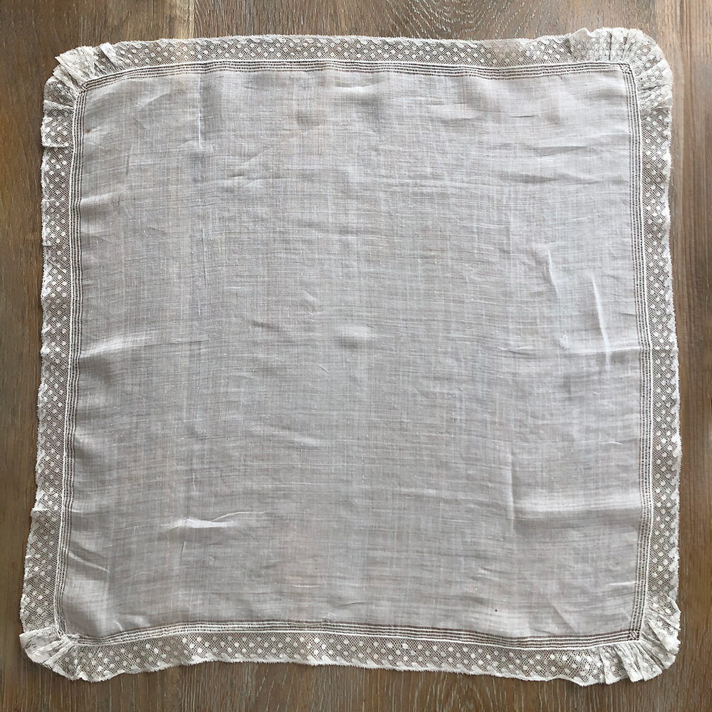 LA COUSINE DES LILAS ラ クジーヌ デ リラ アンティーク レース フランス 刺繍