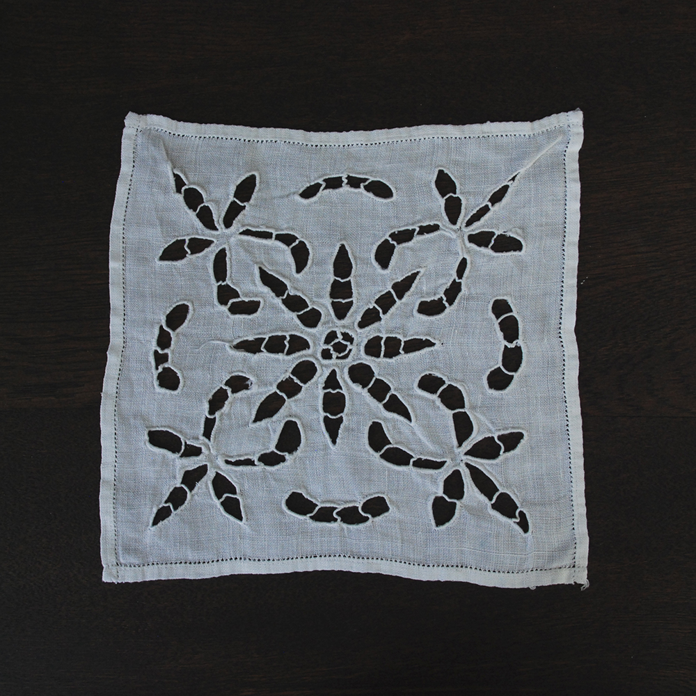 LA COUSINE DES LILAS ラ クジーヌ デ リラ アンティーク レース フランス 刺繍