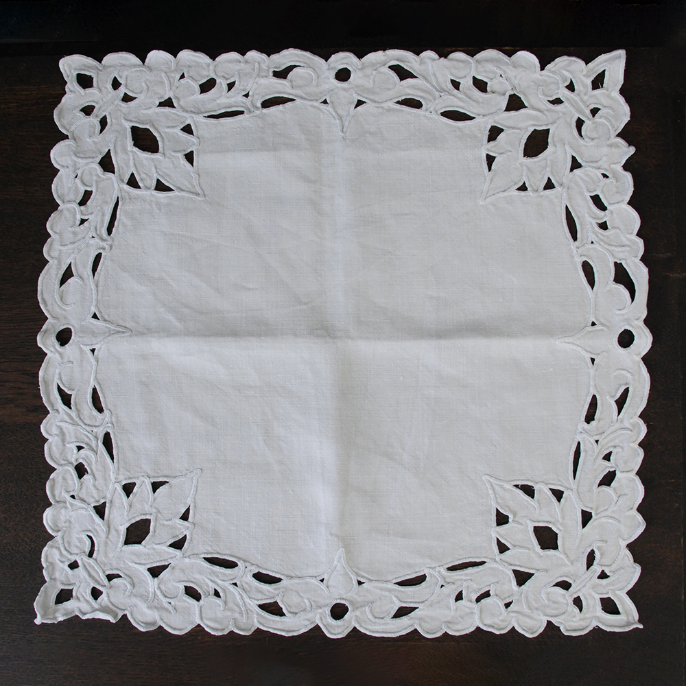 LA COUSINE DES LILAS ラ クジーヌ デ リラ アンティーク レース フランス 刺繍