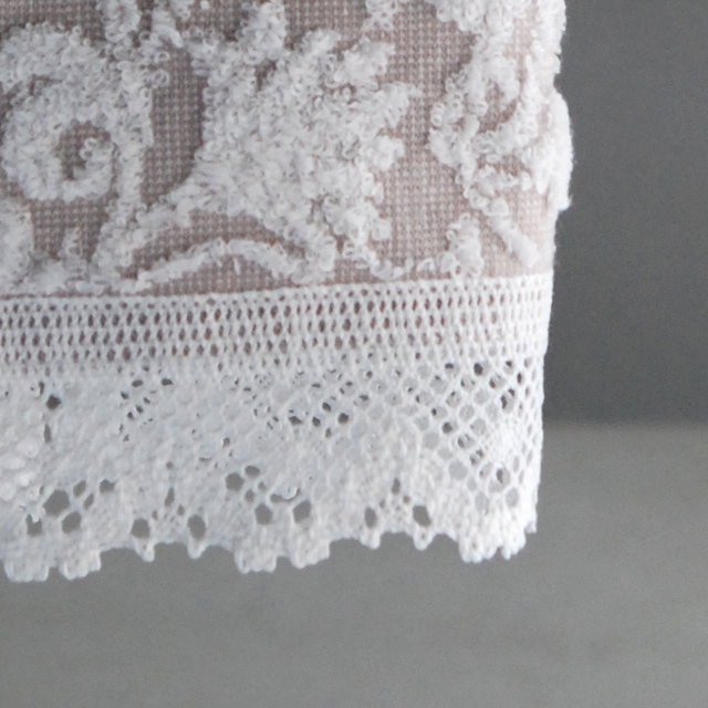 フランジュールの高級タオル、ジュリエット。優雅なモチーフがインテリアのアクセントになります。