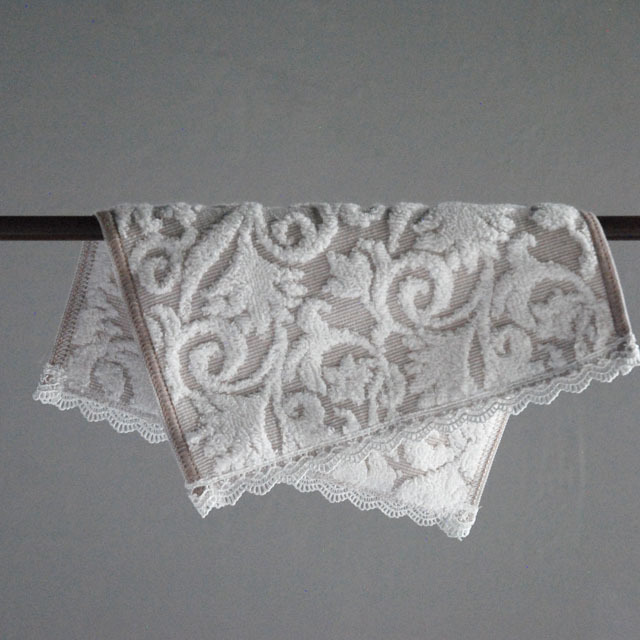 フランジュールの高級タオル、ジュリエット。優雅なモチーフがインテリアのアクセントになります。