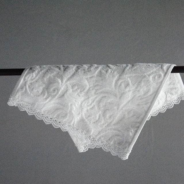 フランジュールの高級タオル、ジュリエット。優雅なモチーフがインテリアのアクセントになります。