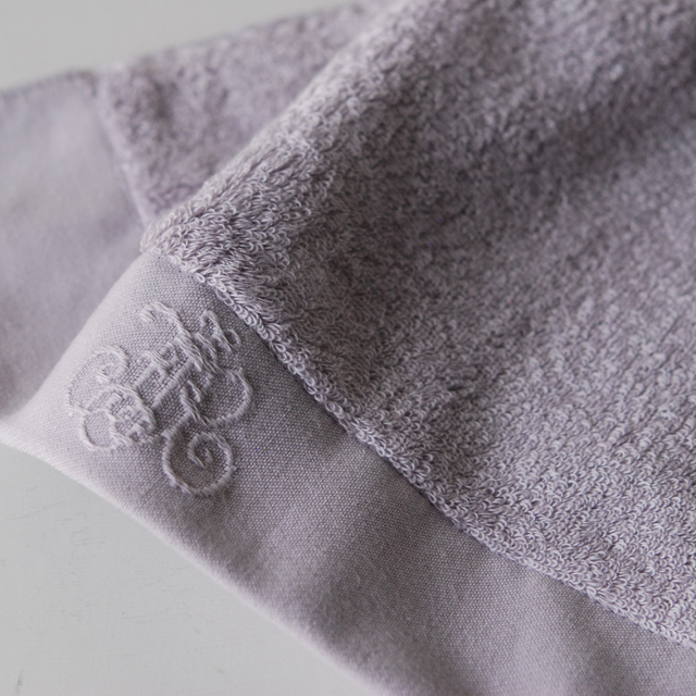 フランジュールの高級タオル、モノグラム。上質なコットンを使用してお作りしています。