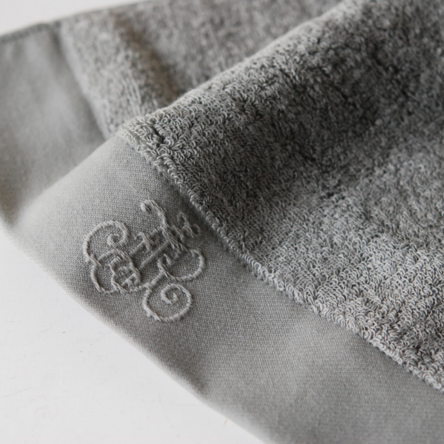 フランジュールの高級タオル、モノグラム。上質なコットンを使用してお作りしています。