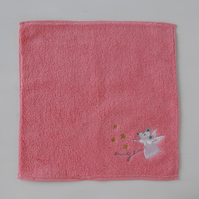 フランジュールのオリジナルタオル、ねずみの刺繍を施しました。