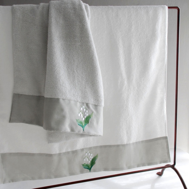 【未使用級 鑑定済】エルメス バスタオル ロゴ刺繍 緑 コットン 100×150 エルメス カレ タオル ステアーズ H柄 ナチュラル レディース