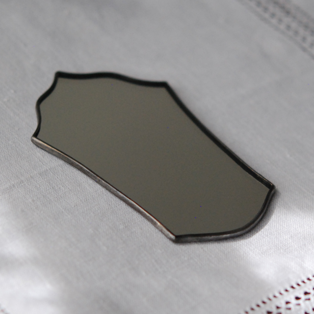 atelier mado(アトリエマド)は神戸にある小さなステンドグラスの工房です。ステンドグラスや鏡を制作しています。