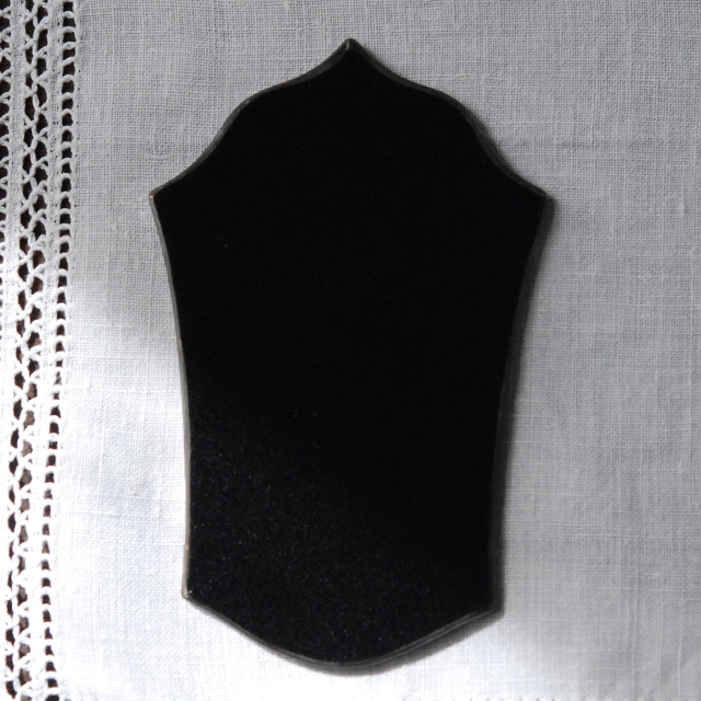 atelier mado(アトリエマド)は神戸にある小さなステンドグラスの工房です。ステンドグラスや鏡を制作しています。