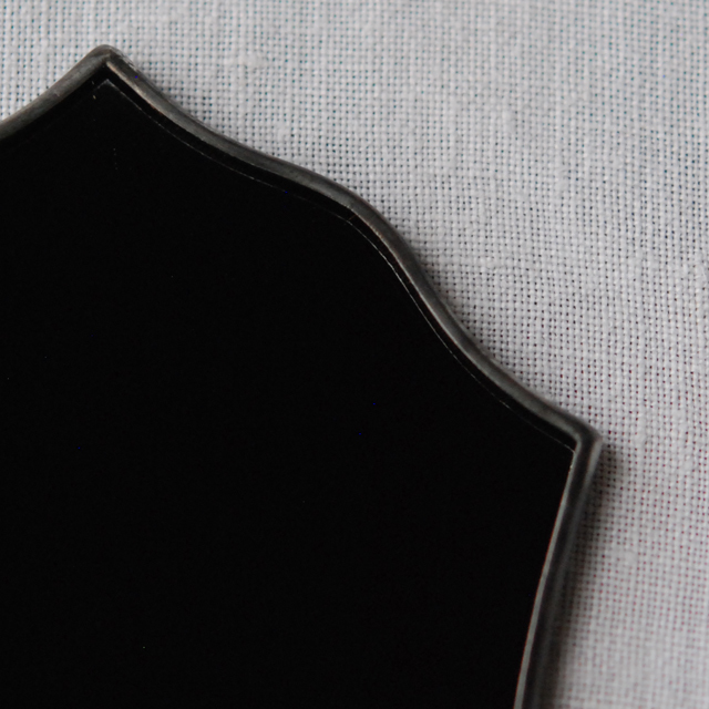 atelier mado(アトリエマド)は神戸にある小さなステンドグラスの工房です。ステンドグラスや鏡を制作しています。