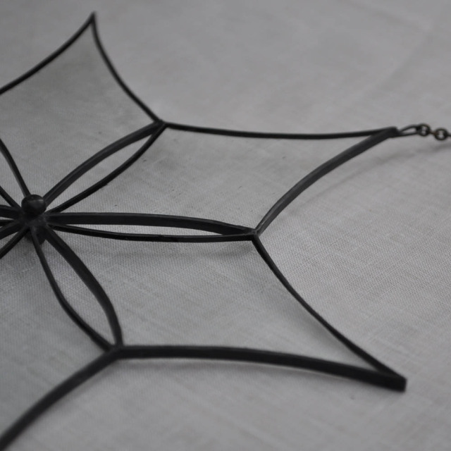 atelier mado(アトリエマド)は神戸にある小さなステンドグラスの工房です。ステンドグラスや鏡を制作しています。