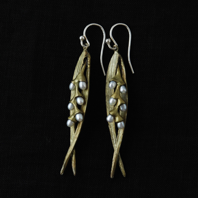 Michael Michaud（マイケルミショー）のアクセサリー。自然をモチーフにしたネックレスやピアス。