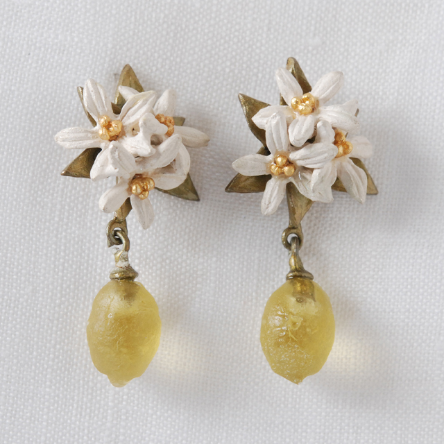 Michael Michaud（マイケルミショー）のアクセサリー。自然をモチーフにしたネックレスやピアス。