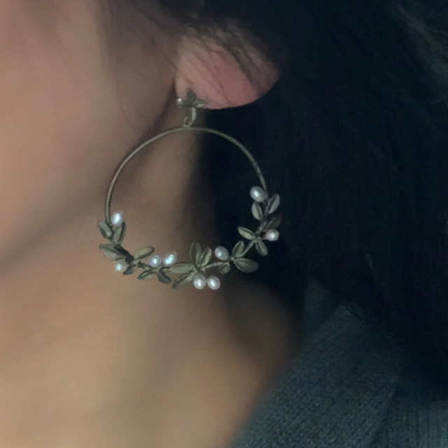 フラワータイム フープポストピアス / Michael Michaud