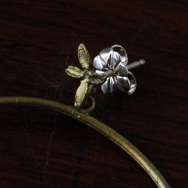 Michael Michaud（マイケルミショー）のアクセサリー。自然をモチーフにしたネックレスやピアス。