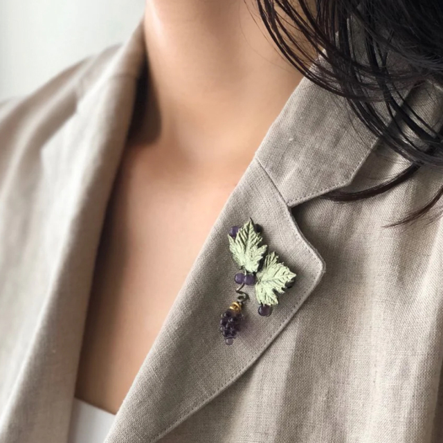 ワイルドグレープヴァイン スモールブローチ / Michael Michaud