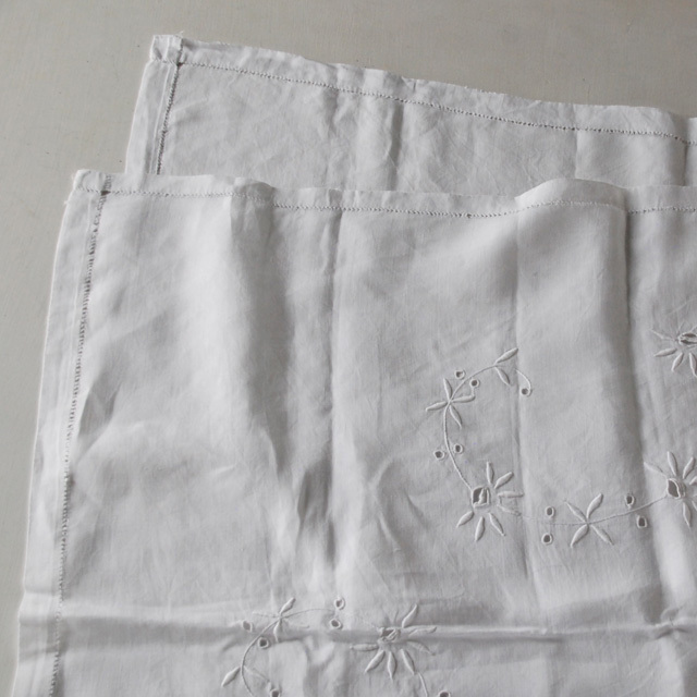 LA COUSINE DES LILAS ラ クジーヌ デ リラ アンティーク レース フランス 刺繍