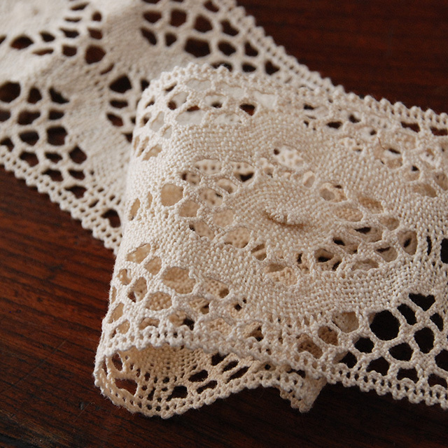 LA COUSINE DES LILAS ラ クジーヌ デ リラ アンティーク レース フランス 刺繍