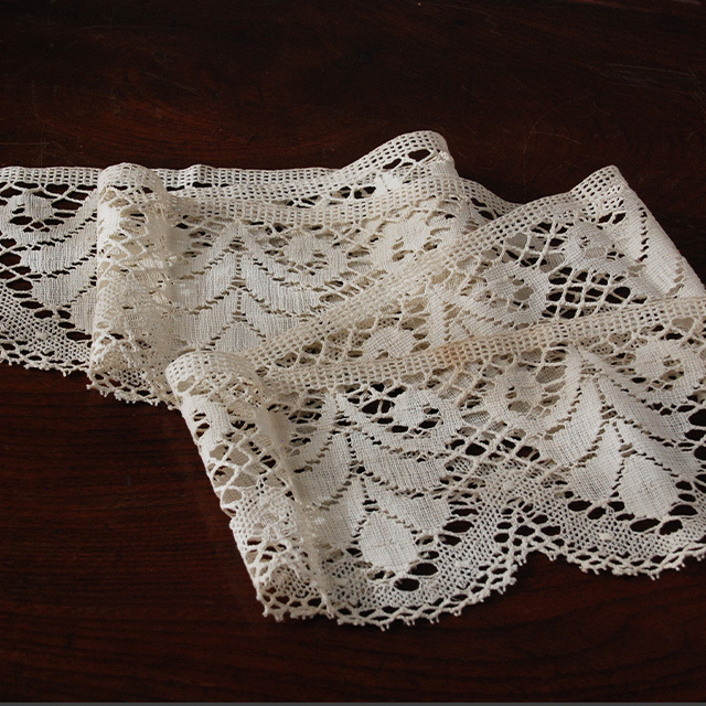 LA COUSINE DES LILAS ラ クジーヌ デ リラ アンティーク レース フランス 刺繍