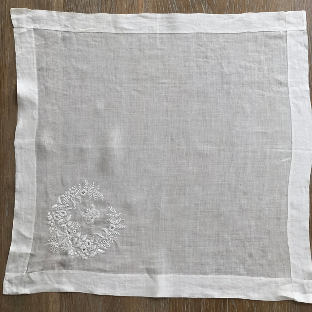 LA COUSINE DES LILAS ラ クジーヌ デ リラ アンティーク レース フランス 刺繍