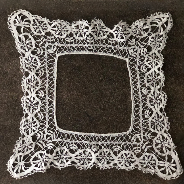 LA COUSINE DES LILAS ラ クジーヌ デ リラ アンティーク レース フランス 刺繍