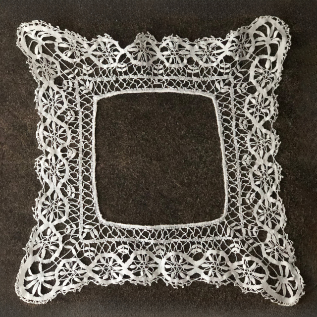 LA COUSINE DES LILAS ラ クジーヌ デ リラ アンティーク レース フランス 刺繍