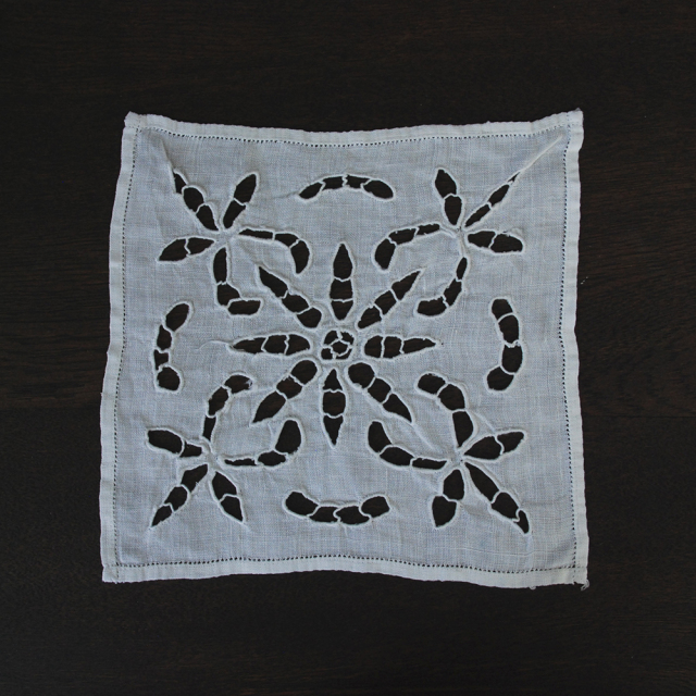 LA COUSINE DES LILAS ラ クジーヌ デ リラ アンティーク レース フランス 刺繍