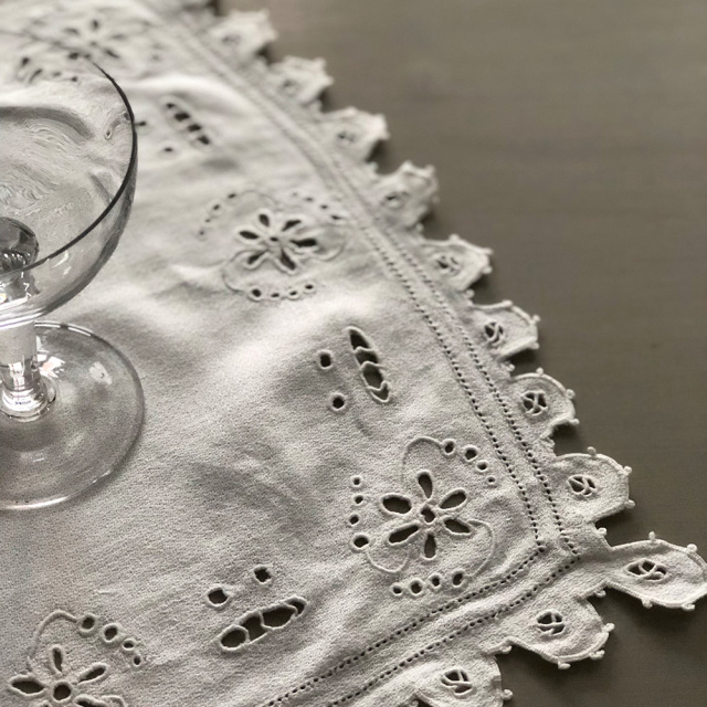 LA COUSINE DES LILAS ラ クジーヌ デ リラ アンティーク レース フランス 刺繍